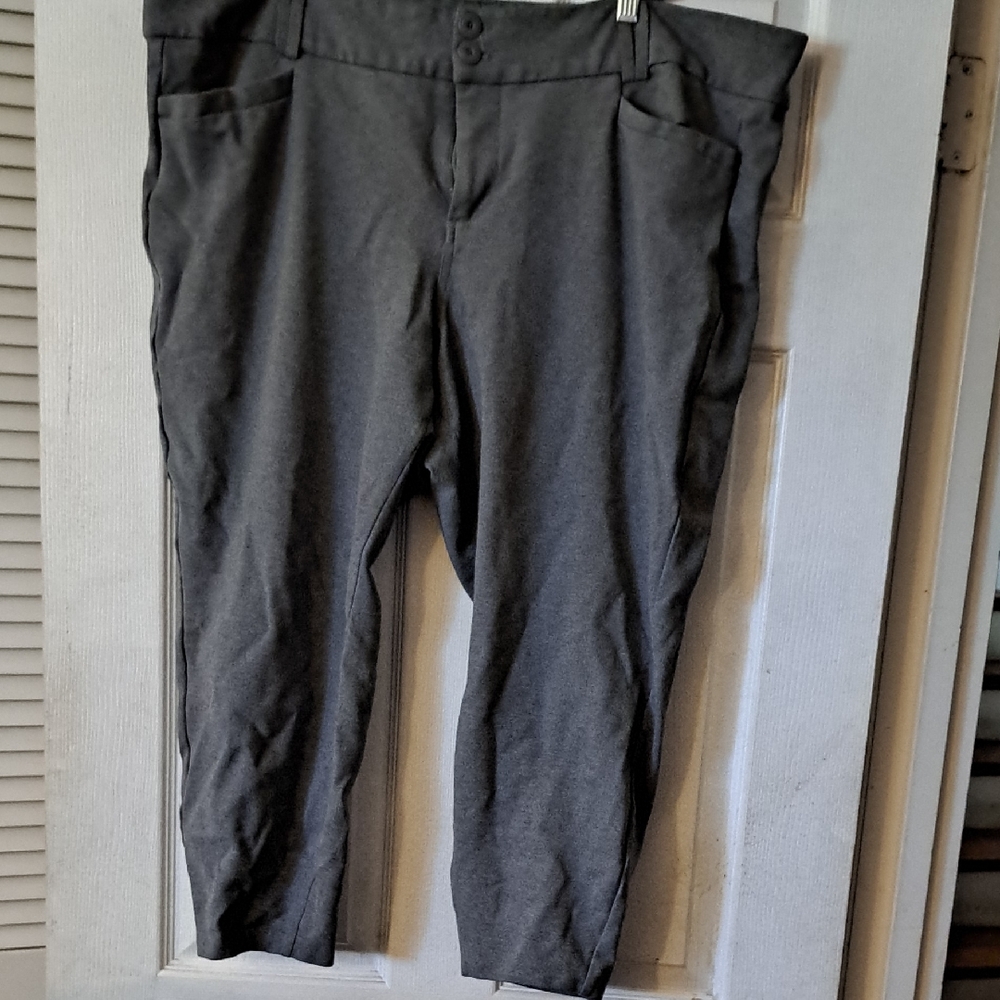 Torrid Women's Gray Capris